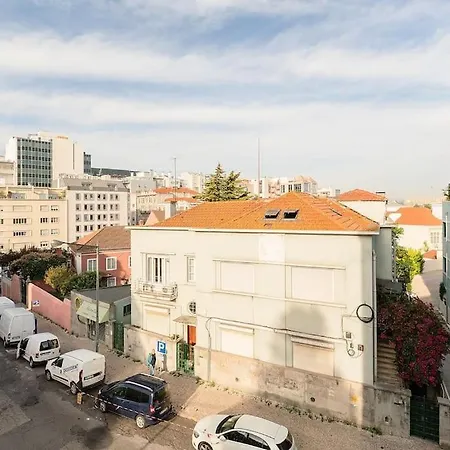 Central & Sunny Flat In Appartement