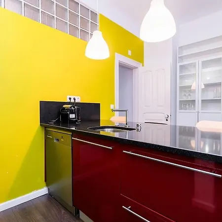 Apartment Central & Sunny Flat In